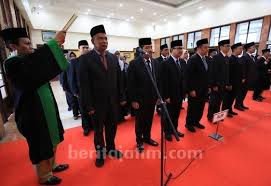 Kepala dispendik surabaya, supomo beralasan. Kepala Dinas Pendidikan Kota Surabaya Diganti Beritajatim Com