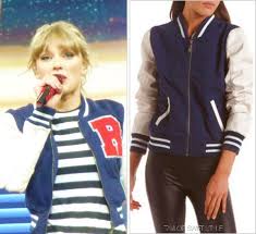 Taylor swift, 25, knows a thing or two about style — and she totally delivered with her latest tour. Taylor Swift Style The Red Tour 22 Everything Has Changed Begin