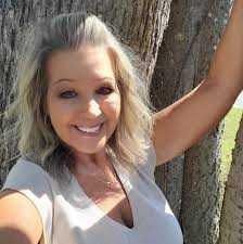 What are the best salad places in Gallatin?