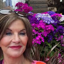 Dear friends, we are sorry for the sound issue during the Dharma talk.  There was a technical problem, and it is now resolved. Please enjoy the  last part of the Dharma talk