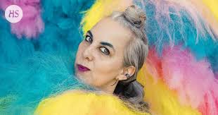 Näkyykö hittinäyttelyistä jo liikaa kuvia sosiaalisessa mediassa?  Taiteilijat pohtivat, pitäisikö näyttelyiden ”spoilaamisesta” varoittaa