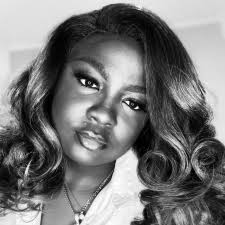 Violet Simon, CRM Administrator/ Salesforce Consultant