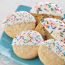 Dipped Sugar Cookies Icing And Rainbow Sprinkles Sugar Cookies With Sprinkles Sugar Cookie Icing Cookie Icing