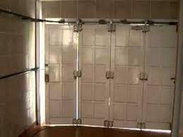 Porton Minimalista De Tres Hojas Plegadizo Youtube Home N Decor Track Lighting Ceiling Lights