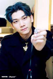 Han sanghyuk, more known by his stage name hyuk, is the maknae of the concept kings, vixx. Hyuk Vixx Vixx Men Hair Color Blue Hair