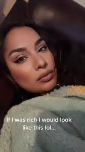 Azalia Romero's Instagram, Twitter & Facebook