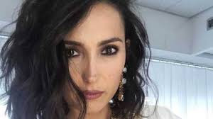 Alle 15 tutti sul balcone a la conduttrice di vieni da me, caterina balivo, oggi, sabato 25 aprile 2020, nel giorno della festa della. Caterina Balivo Meglio Tardi Che Mai Ho Aspettato I 40 Anni Per Farlo