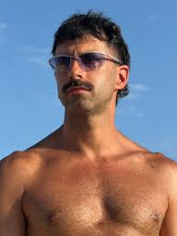 Chill en casa con la titi 🧡