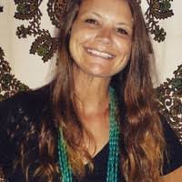 Elizabeth Corless's Instagram, Twitter & Facebook