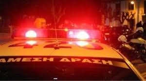 Το σημείο όπου έπεσαν οι πυροβολισμοί στον νέο κόσμο αποκλείστηκε και οι αστυνομικοί της υποδιεύθυνσης δίωξης εγκλημάτων κατά ζωής και ιδιοκτησίας «χτένιζαν» για πολλή ώρα την περιοχή, για να βρουν στοιχεία. Neos Kosmos Enas Traymatias Apo Pyrobolismoys