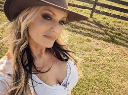 Atriz pornô comemora acusação de Trump, mas diz: Já fez pior