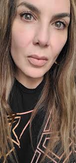 La pregunta honesta es ¿a los hombres todavía les gustan las mujeres  naturales? 😔 Ni siquiera recibí un solo me gusta de nadie.