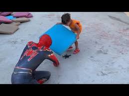 Gercek Hayatta Orumcek Adami Bulduk Yusuf A Tarantula Orumcek Saldirdi Spiderman Kurtardi Youtube Orumcek Adam Youtube Ayi