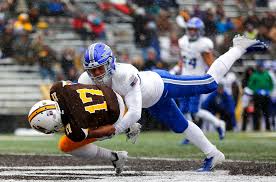 You can run but you can't hide. Wyoming Scores On Late Drive To Beat Air Force 35 27 Sentinel Colorado