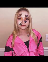 Looking for followers and eng!🩷✨ I'm a 23 year old makeup artist and micro  creator