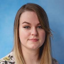 Danielle Hennessey's Instagram, Twitter & Facebook