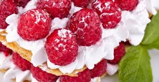 Recette De Millefeuille De Framboises Leger En Chantilly Et Pate Filo Recette Nourriture Delicieuse Alimentation Recette Entremet