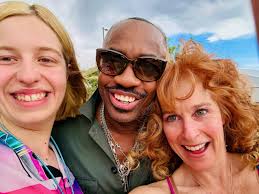 Rising Stars: Meet Mamason