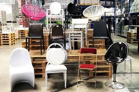 Police in france have begun enforcing the vaccination pass mandate to enter cafés and restaurants, leading to many of their tables being empty during the usually busy lunchtime, as the french lunched on public benches instead. Destockage Chaises De Terrasse Restaurant Une Solution Economique