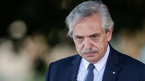 Fernández canceló su agenda y se recluye en su despacho tras un nuevo  récord del dólar