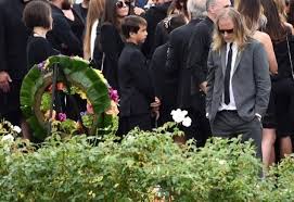 Bennington was a close friend of chris cornell. Jerry Cantrell At Chris Cornell S Funeral Jerry Cantrell Chris Cornell Alice In Chains