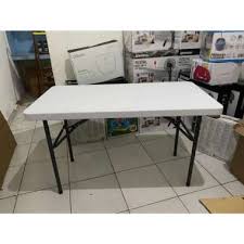 Bahan yang biasanya digunakan untuk furnitur ini berasal dari bahan pvc (polivinil klorida), yaitu salah satu bahan plastik yang memiliki sifat kedap air. Jual Meja Makan Lipat Plastik Terbaru Harga Murah Blibli Com