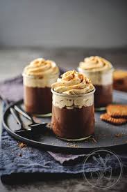 Mousse Chocolat Et Chantilly De Speculos Amuses Bouche Desserts French Desserts Delicious Desserts