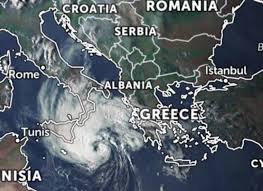Na severe hraničí so slovenskom, na severovýchode s ukrajinou, na východe s rumunskom, na juhovýchode so srbskom a chorvátskom, na juhozápade so slovinskom a na západe s rakúskom. Uragan Grcka Nevreme Mediteran Info Svet