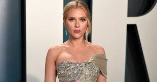 Scarlett johansson and colin jost might be welcoming a new addition to their family in the very near future. Scarlett Johansson Was Once Asked If She Was Wearing Undies Underneath Black Widow S Costume She Sarcastically Massacred The Interviewer