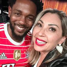 Kendrick Lamar dropped GNX one week ago! What's your favorite song?