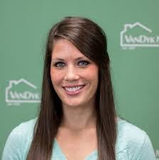 Courtney Eley's Instagram, Twitter & Facebook