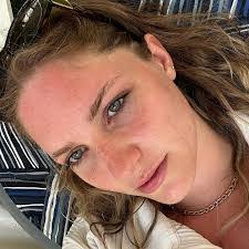 Alyssa Devlin's Instagram, Twitter & Facebook