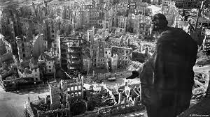 Das original dresden, 1945 erschien am 12. Die Zerstorung Dresdens Fakten Mythen Zeitzeugen Deutschland Dw 12 02 2020