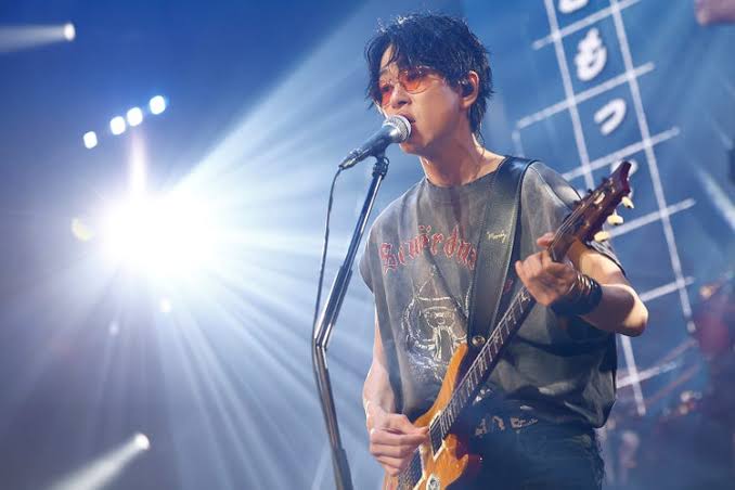 SUPER EIGHT横山裕、15年ぶりソロツアーで“ロック魂”全開 40歳超えてギター初挑戦＆安田章大らとのコラボ曲も披露【ROCK TO YOU LIVE TOUR】 - モデルプレス