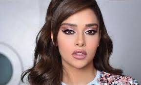 أعلنت الفنانة اليمنية بلقيس فتحي عن رفع قضية خلع ضد زوجها رجل الأعمال السعودي سلطان عبد اللطيف. Spvyjowfspev9m