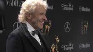 He is an actor and writer, known for zookeeper (2011), wetten, dass.? Brande In Kalifornien So Cool Kommentiert Thomas Gottschalk Sein Brand Drama