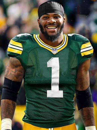 Micah Parsons to wear number 1 for the Packers! The only Packer to wear number 1 was founder, coach, and player Curly Lambeau, who wore it from 1925-26. 🏈 #gopackgo #packers #wisconsin