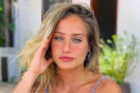 Bruna Griphao celebra papel de princesa em Nos Tempos do Imperador