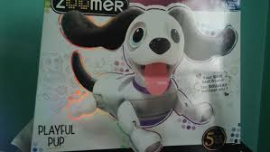 Spin master's zoomer pup isn't the best robot dog ever made, but it's one of the best on the market zoomer is, as you may have guessed, no ordinary dog. Zoomer Playful Pup Reviews In Electronic Toys For Kids Familyrated