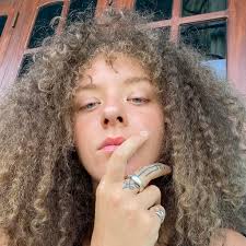 Hello there 👋 I discovered this island very recently and been obsessed  with it ever since. I am now looking for a seasonal work starting