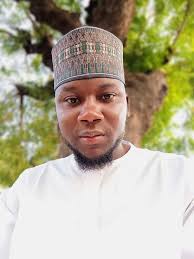 Mahaifyar Furodusa Abubakar Bashir Maishadda da yan uwanshi sun kaiwa  mawaki Dauda Kahutu Rarara ziyara a office dinshi dake kano.  #kannywoodcelebrities #kannywood #kancelebnigeria