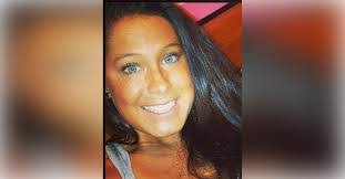 Lisa Lovins's Instagram, Twitter & Facebook