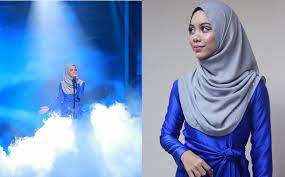Sarah suhairi teruja sampai nak menangis duet dengan dayang nurfaizah. Big Stage Sarah Suhairi Masih Ada Kekurangan Gempak