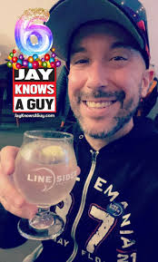 🗞 Donna Laucks proudly displaying the new Jay Knows A Guide Magazine! Stop  by D's Walk-In Closet and grab a FREE Copy. Also available at about 50  other local businesses in the