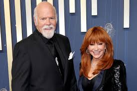 All About Reba McEntire and Rex Linn's Relationship