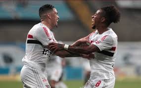 Assista grêmio x são paulo ao vivo pelo copa do brasil a partir das 21h30 (de brasília) com transmissão exclusiva do canal globo sp, sportv2 e premiere clubes. Ptzolmbv6z1ckm