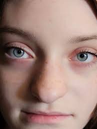 My daughter's beautiful siamese shaped cat looking eyes🥰