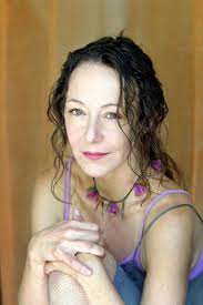 Η λυδία φωτοπούλου είναι ηθοποιός των μεγάλων ρόλων και των παθιασμένων ερμηνειών. Lydia Fwtopoyloy Giati Na Eimaste Ikanoi Mono Gia To Asxhmo Ta Nea