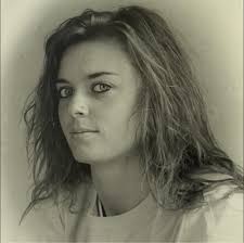 What is the recipe for cottage pie made with fresh tomatoes, carrots,  onions, mince, and garlic?