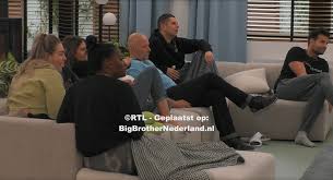 Bonus points if he invited you to go. De Mysterieuze Schaduwen Stellen Zich Voor Aan De Bewoners In Big Brother Big Brother Nederland Nl